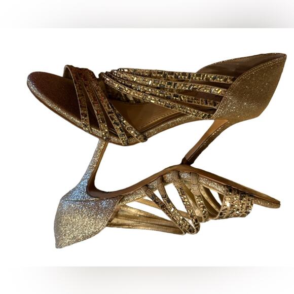 Gianni Bini Gold Heels with Bejeweled Straps Across the Top Womens size 8 - Picture 13 of 13